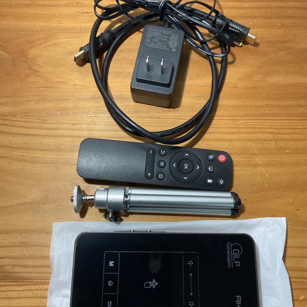 Akaso 1080p/4K Portable Handheld Mini Projector - Black